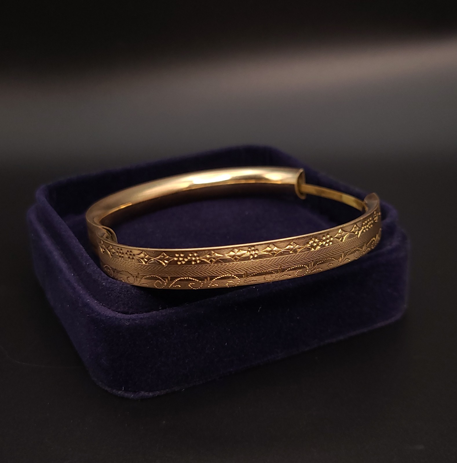 Antique Victorian SB Co Gold Filled Engraved Hinged Bangle Bracelet Floral