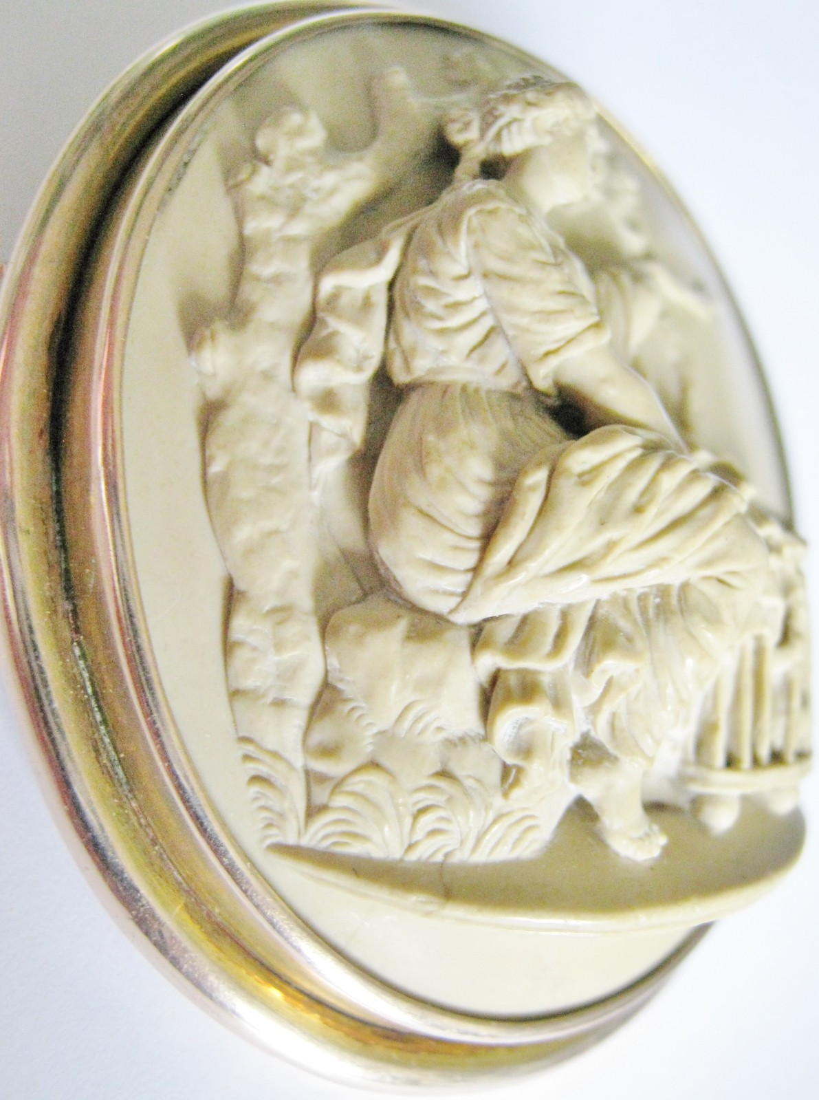 EXTREMELY RARE ANTIQUE HIGH RELIEF LAVA CAMEO 10K GOLD CUPID SELLER PUTTO IN PEN