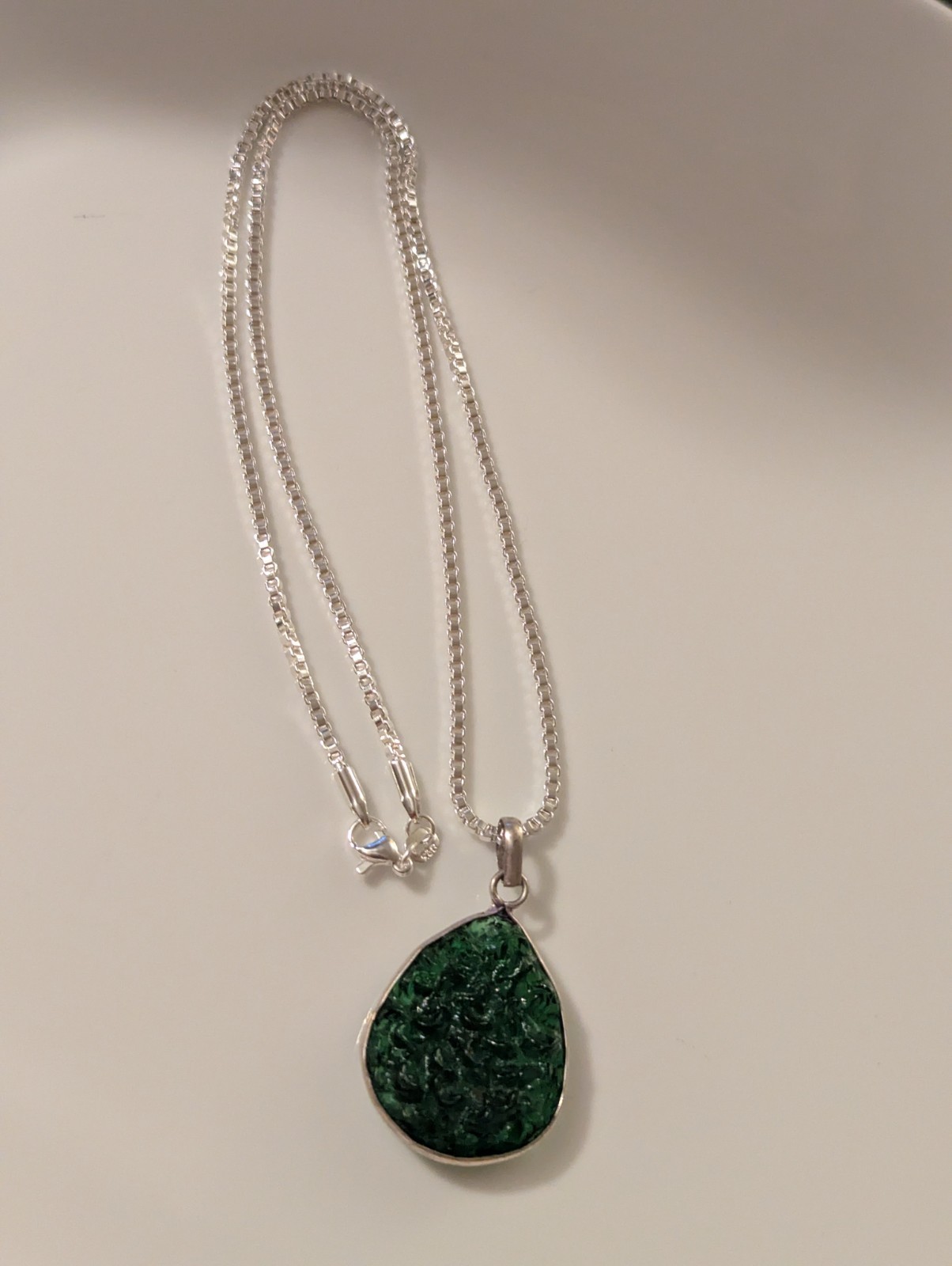 Vintage Sterling Silver Green Art Glass Teardrop Pendant on New 18″ 925 Chain