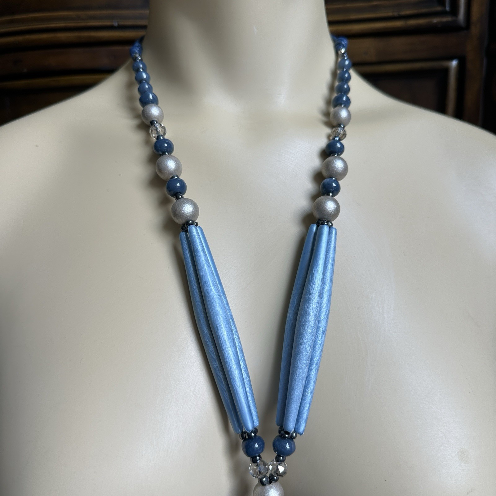 Chicos Statement Waterfall Necklace 29 Inch Acrylic Crystal Beaded Blue Silver