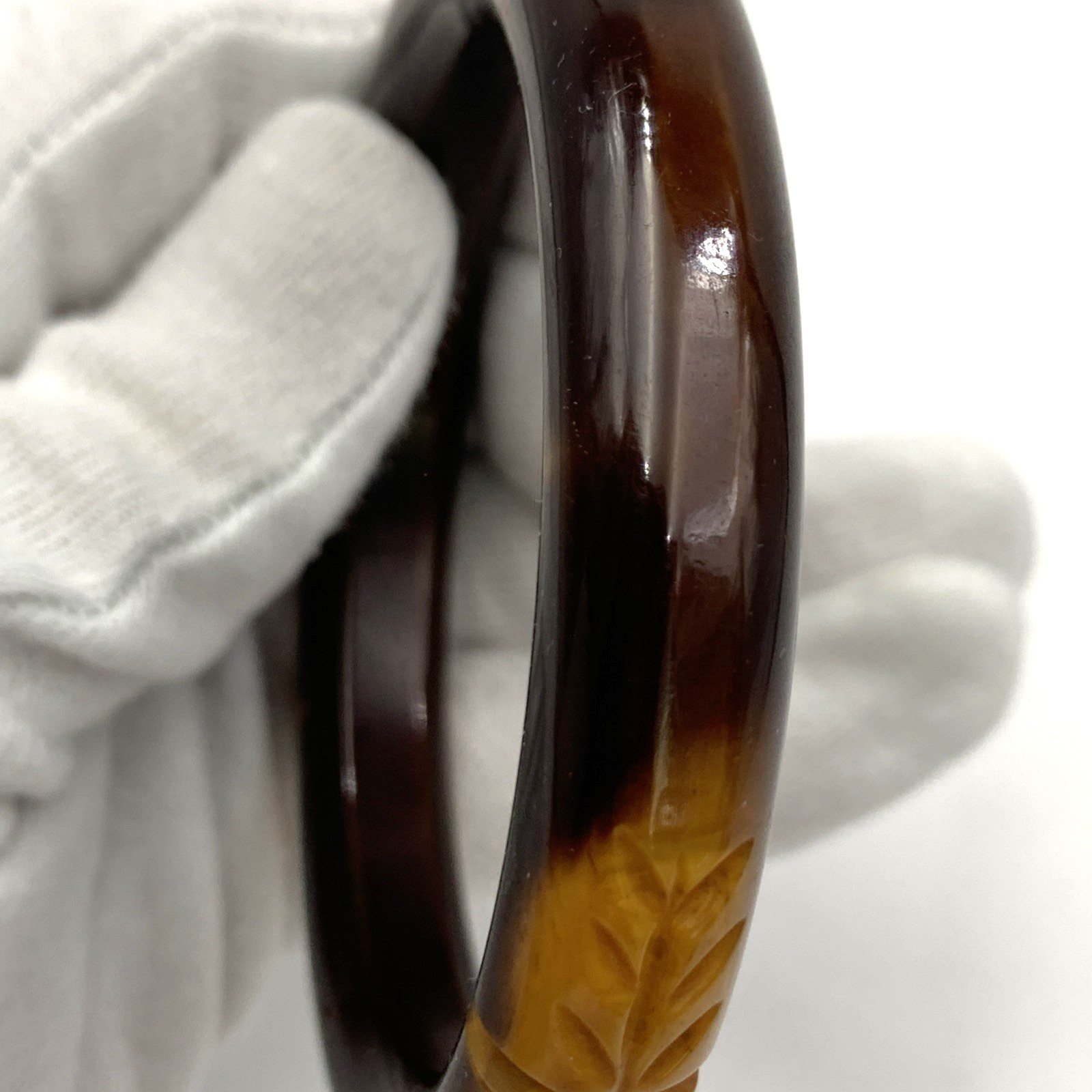 Carved BAKELITE Bangle Bracelet Vintage Brown Mottled Golden-Brown 32.2g