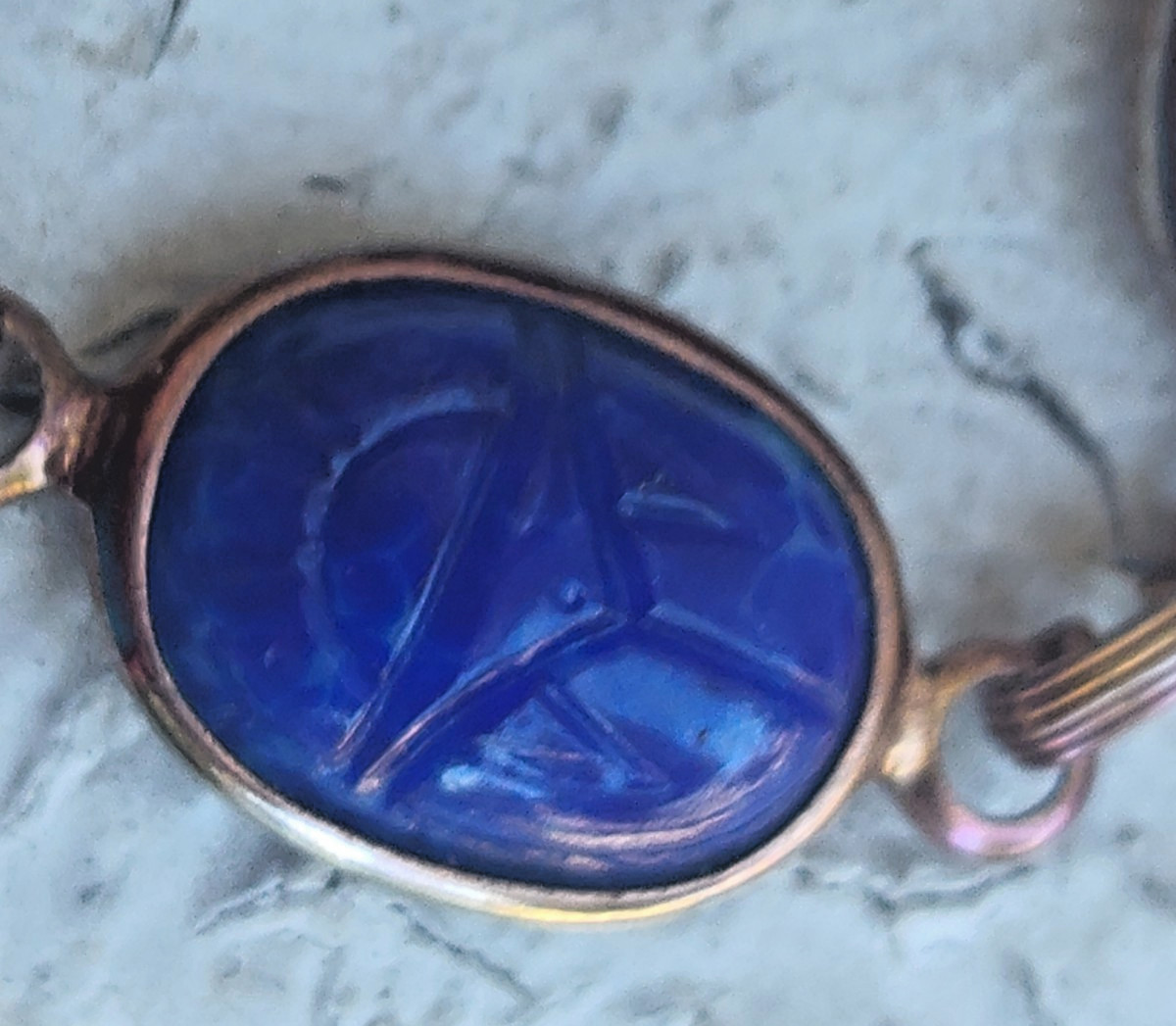 Vintage scarab bracelet Gold Tone Multicolor Stones 7”