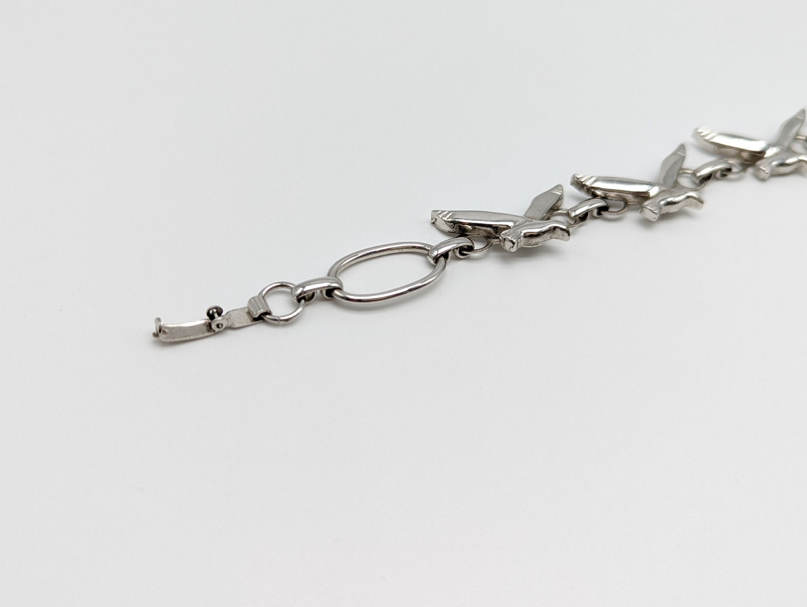 Vintage Silver Tone Flying Stretched Wing Bird Dove Chain Link Bracelet Animals