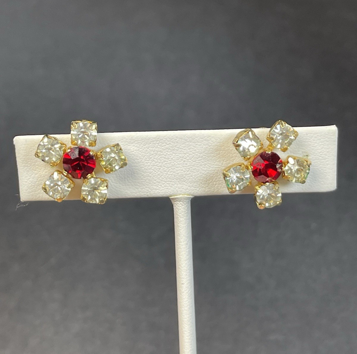 VTG Red & Clear Rhinestone Starburst Brooch Necklace & Earrings Set Gold Tone