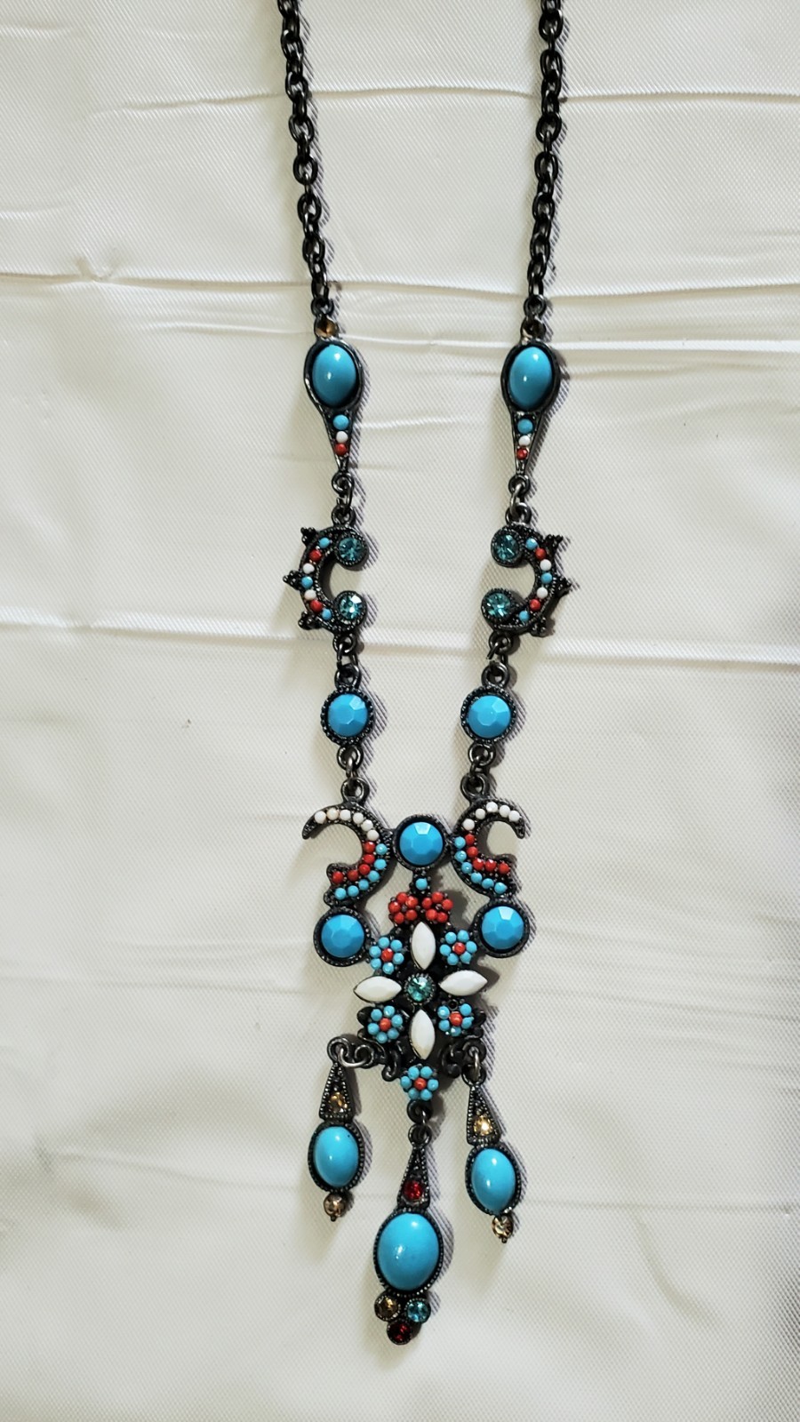 Lot of 2 Necklaces Pre-owned