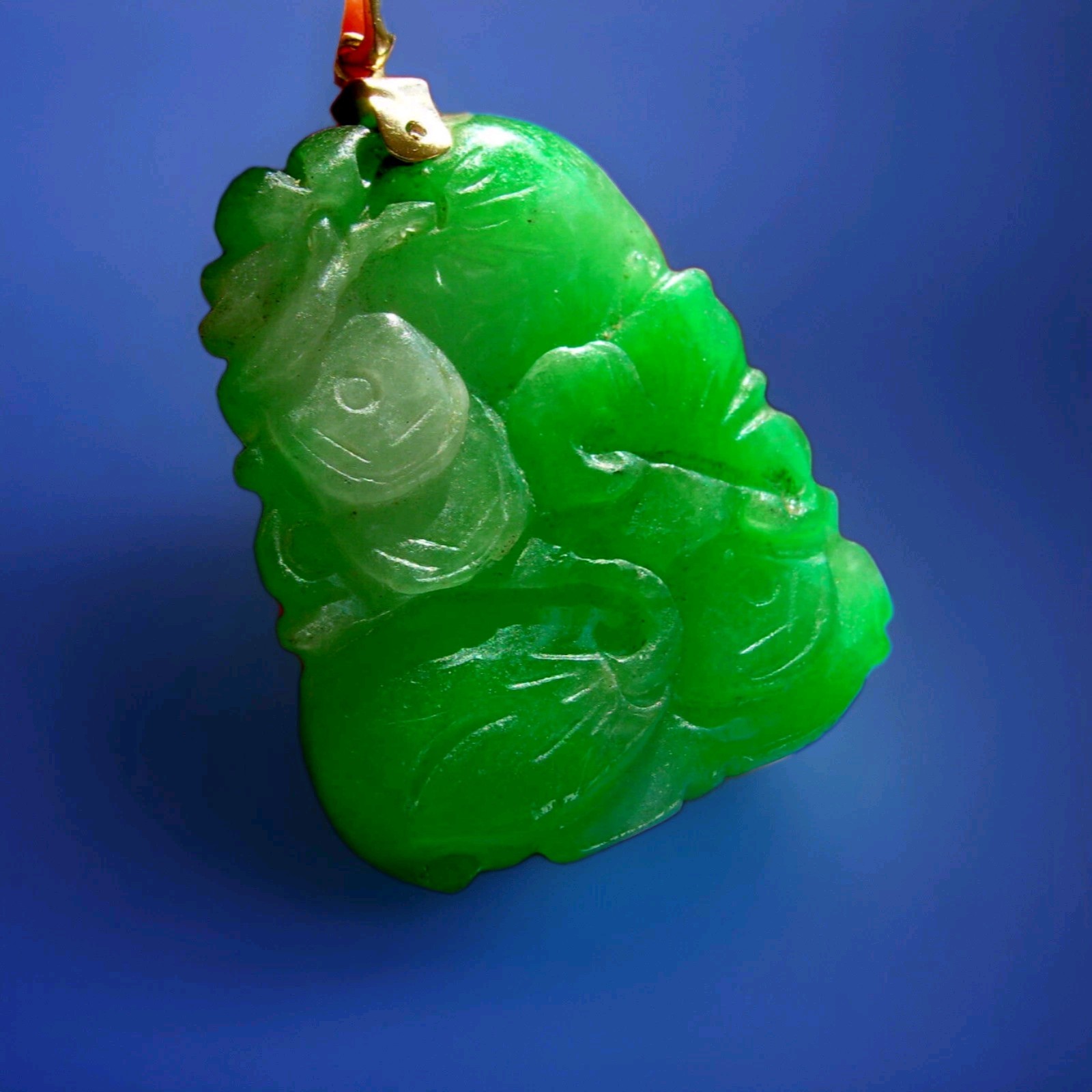 EARTH MINED Green Jadeite JADE semi translucent Pendant Lucky 18K GOLD Medallion