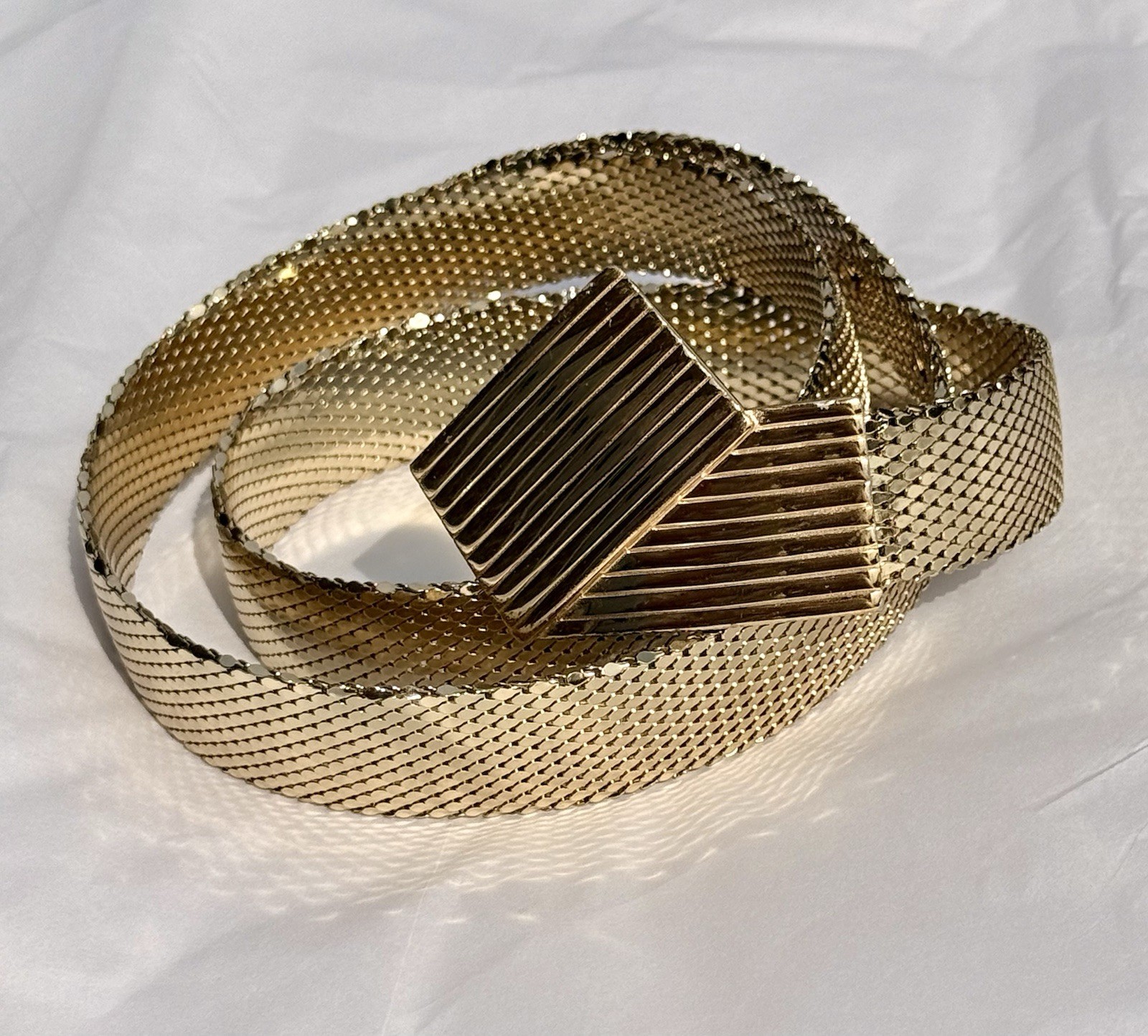 Vintage Whiting & Davis By Al Roberto’84 Gold Tone Liquid Metal Mesh Belt 33-37”