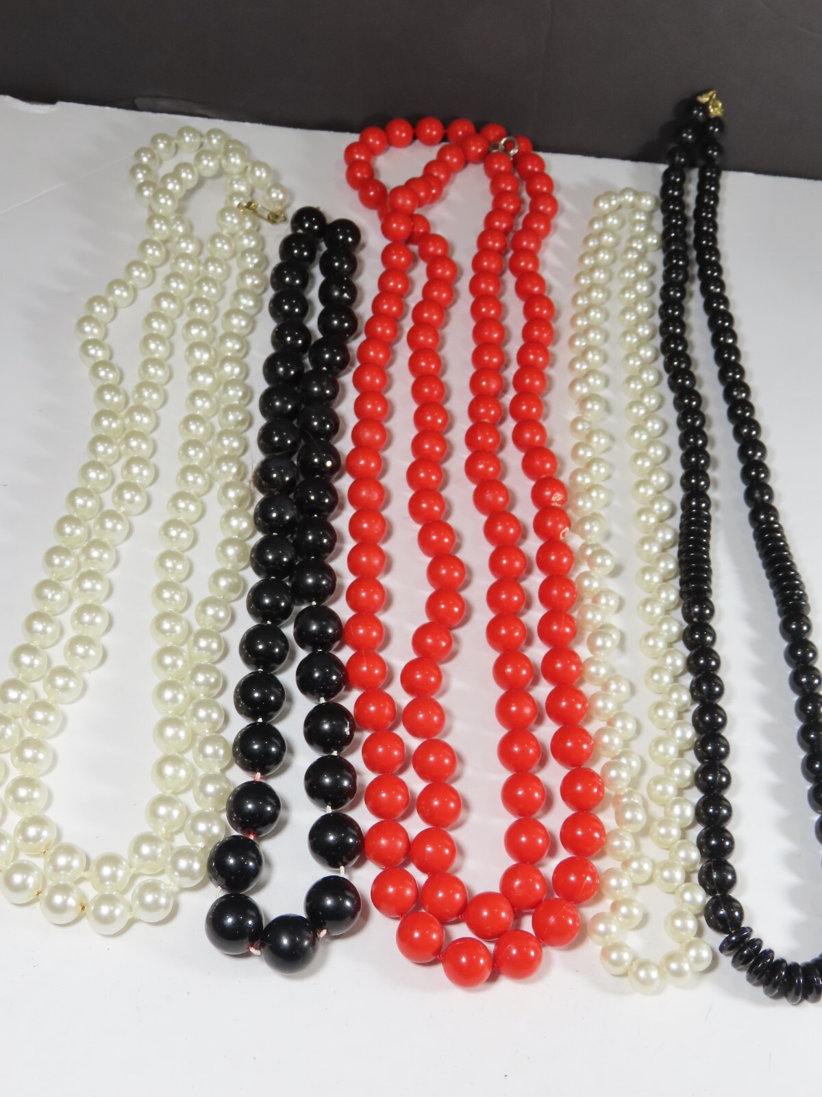 Beaded Necklace Lot Hong Kong Simulated Pearls + Gorgeous Vintage Mod C3225