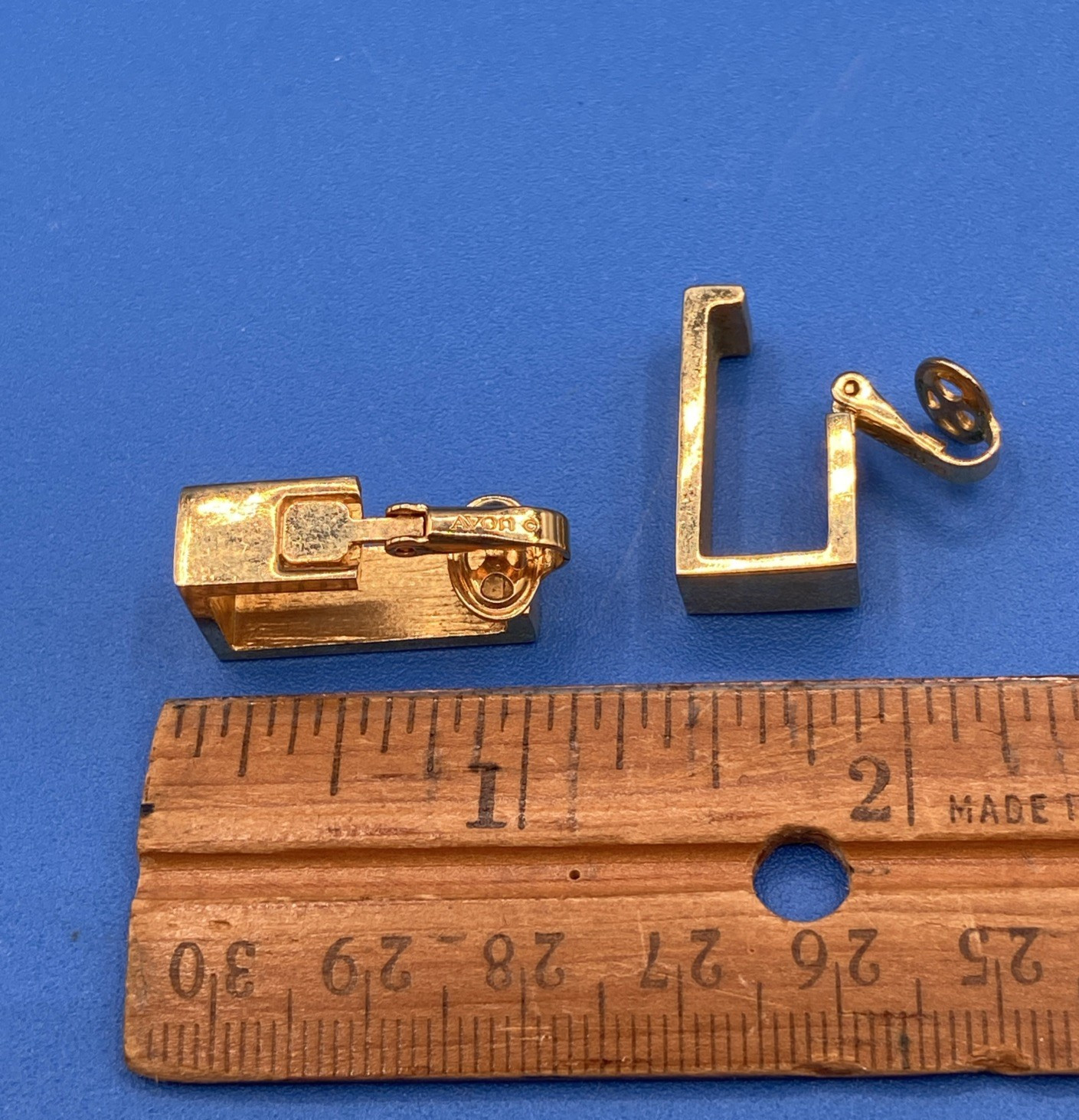 Avon EARRINGS clip-on goldtone Modernist 1977s 1980s classic rectangles