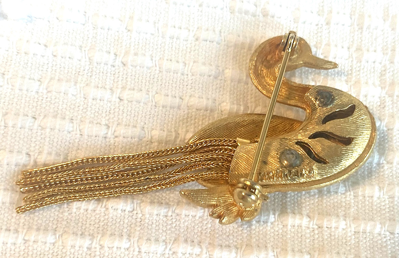 Vintage 1950’s GOLD TASSEL KRAMER SWAN BROOCH Bird PIN Ruby Crystal Eye Jewelry