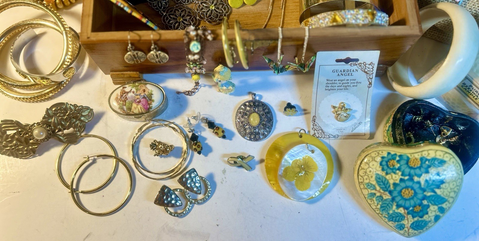 Grandma’s Yellow Themed VTG to Mod Estate Jewelry Box Lot 100+ Pieces/2.5lbs