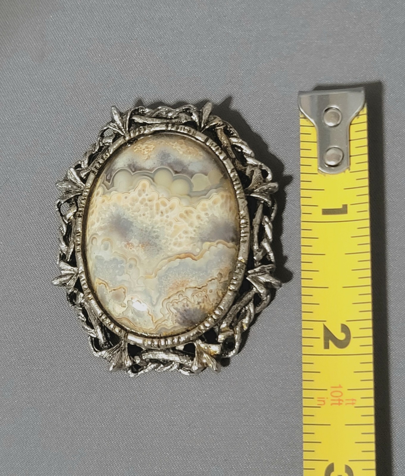 Vtg. Oval Agate Cabochon Brooch Pins Bezel Leaf Frame Silver & Gold Tone Set 2