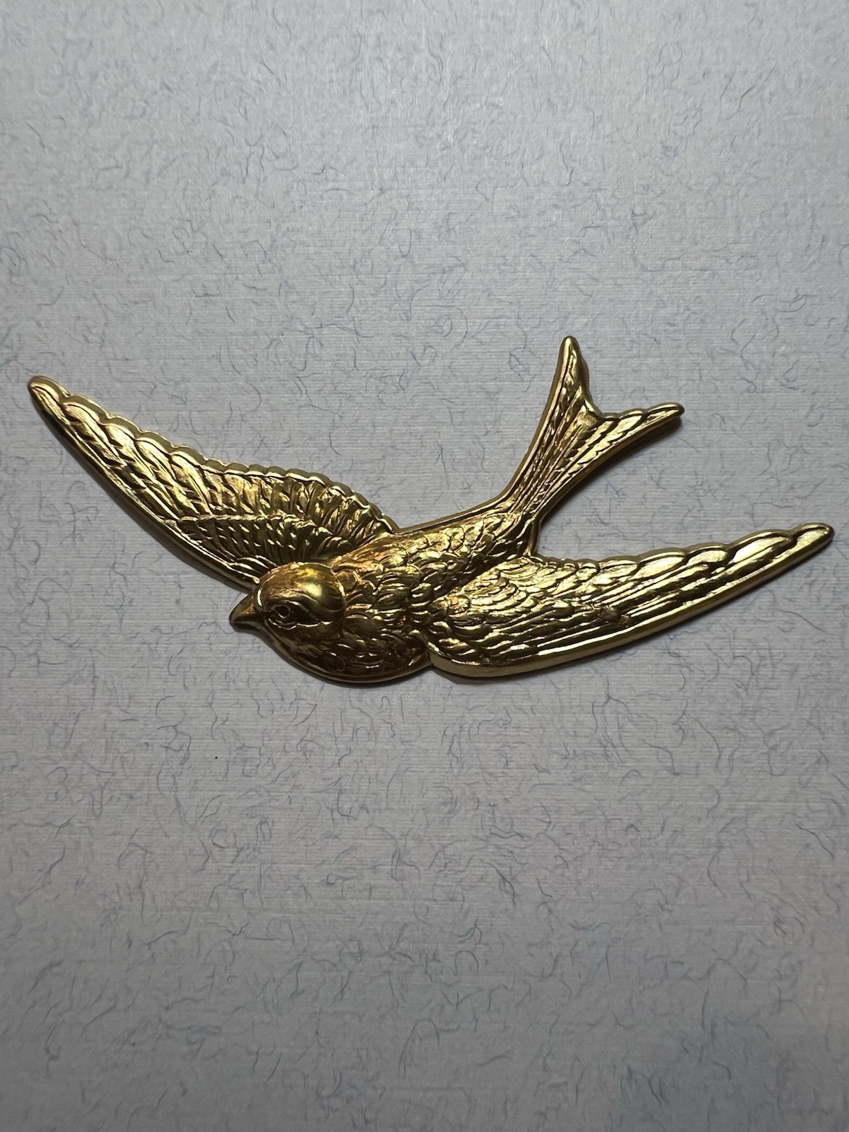 VINTAGE BRASS STAMPING OF BIRD FOR JEWELRY/CRAFT/DECORATION NEW OLD STOCK