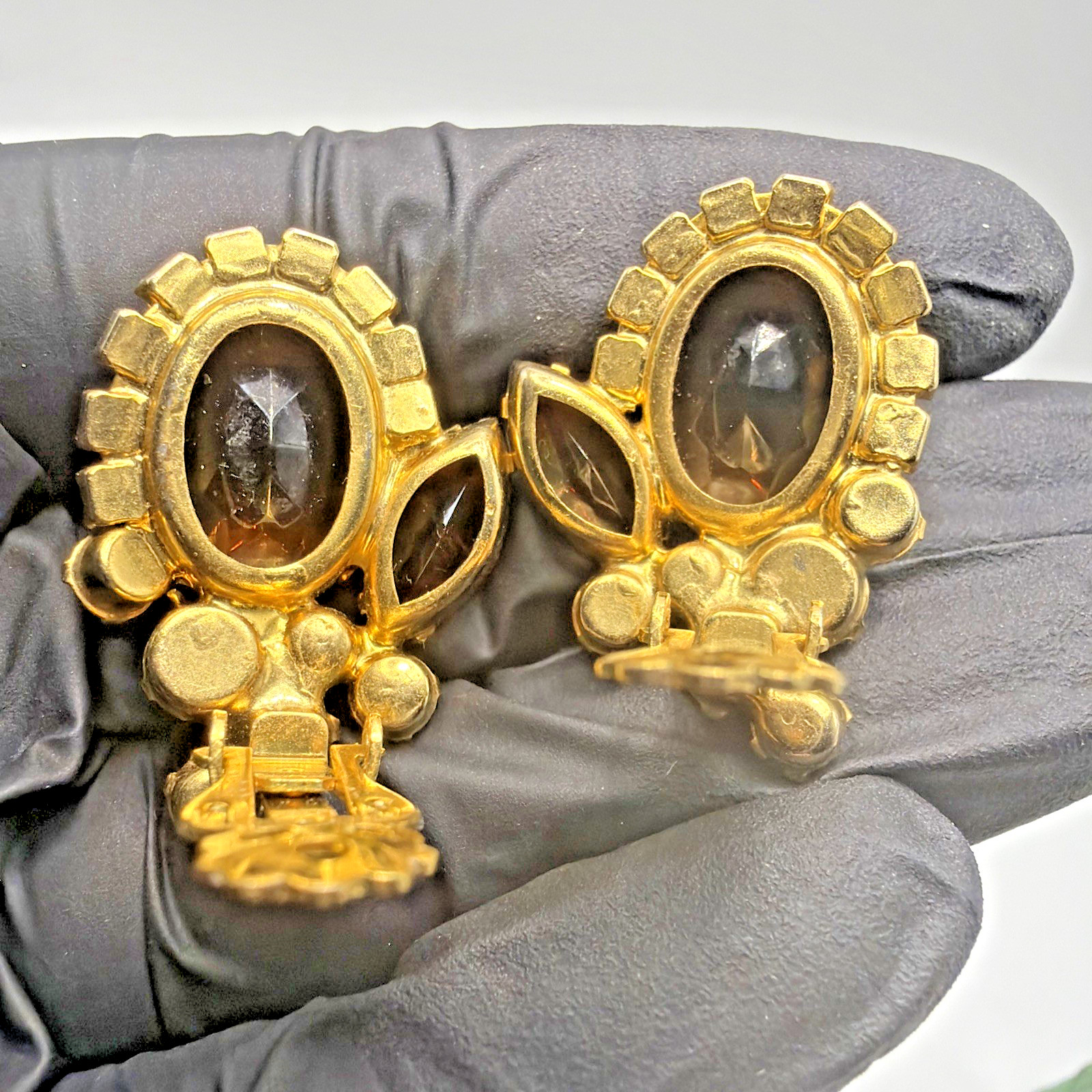 Vintage Juliana Delizza Elster Rhinestone Earrings Clips Faceted Gold Toned