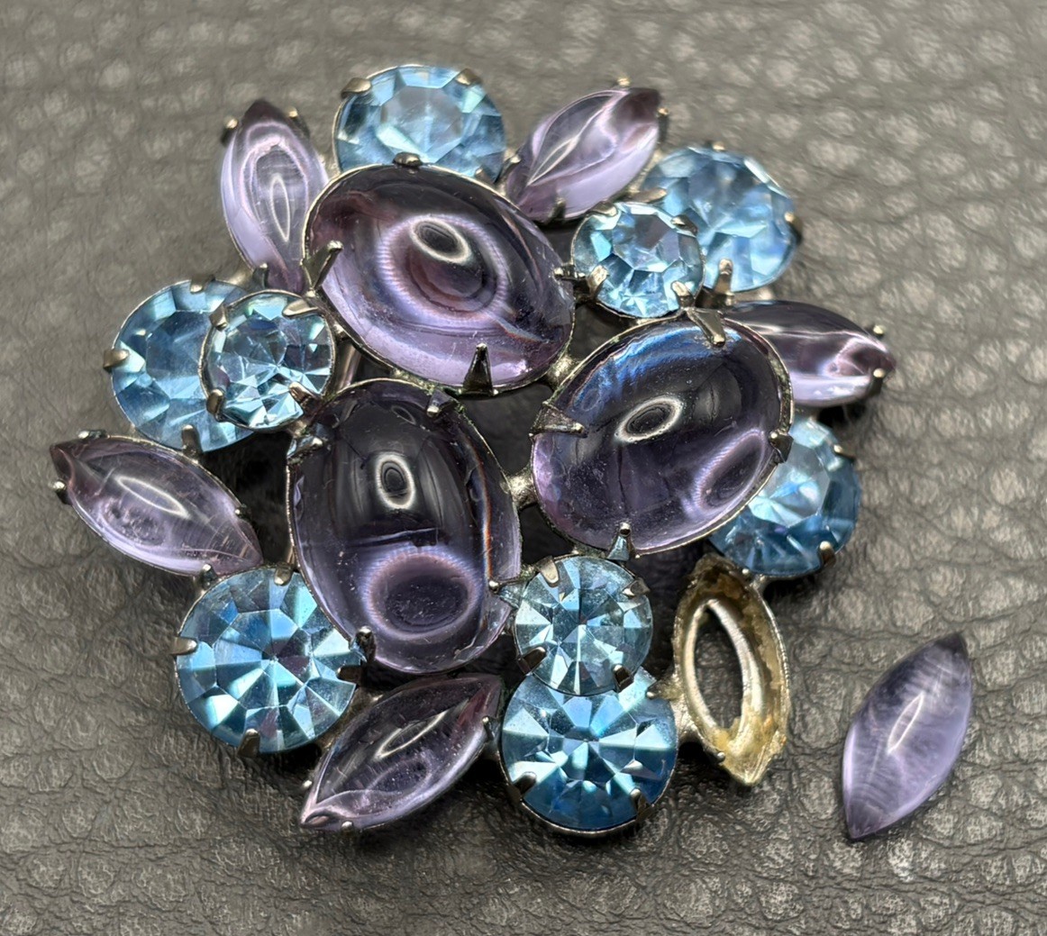 Vintage DOME Vintage Lavender Resin CABOCHONS AQUA BLUE Rhinestone BROOCH READ