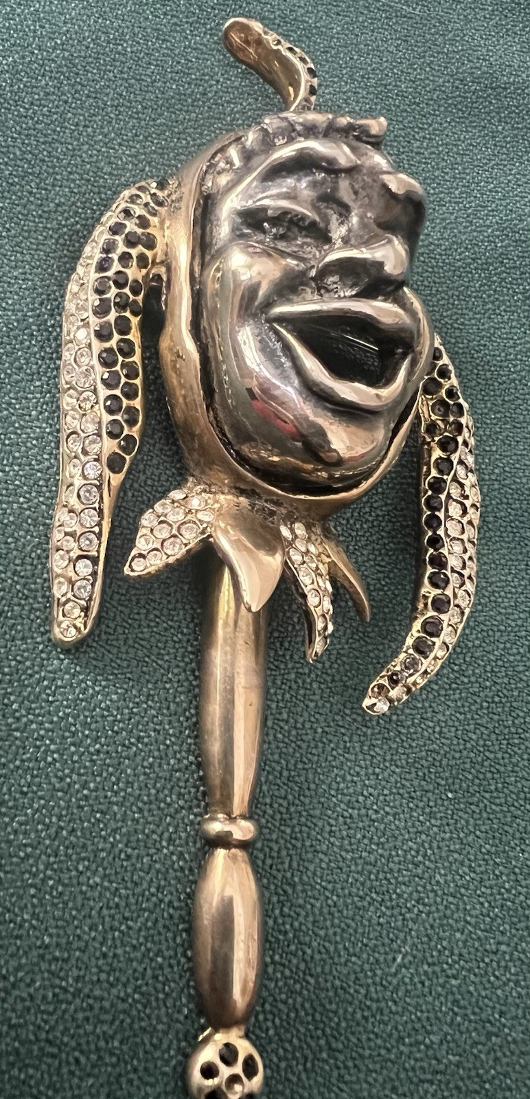 FABULOUS UNSIGNED RETICULATED JESTER BROOCH BLACK/CLEAR RHINESTONES EXCELLENT