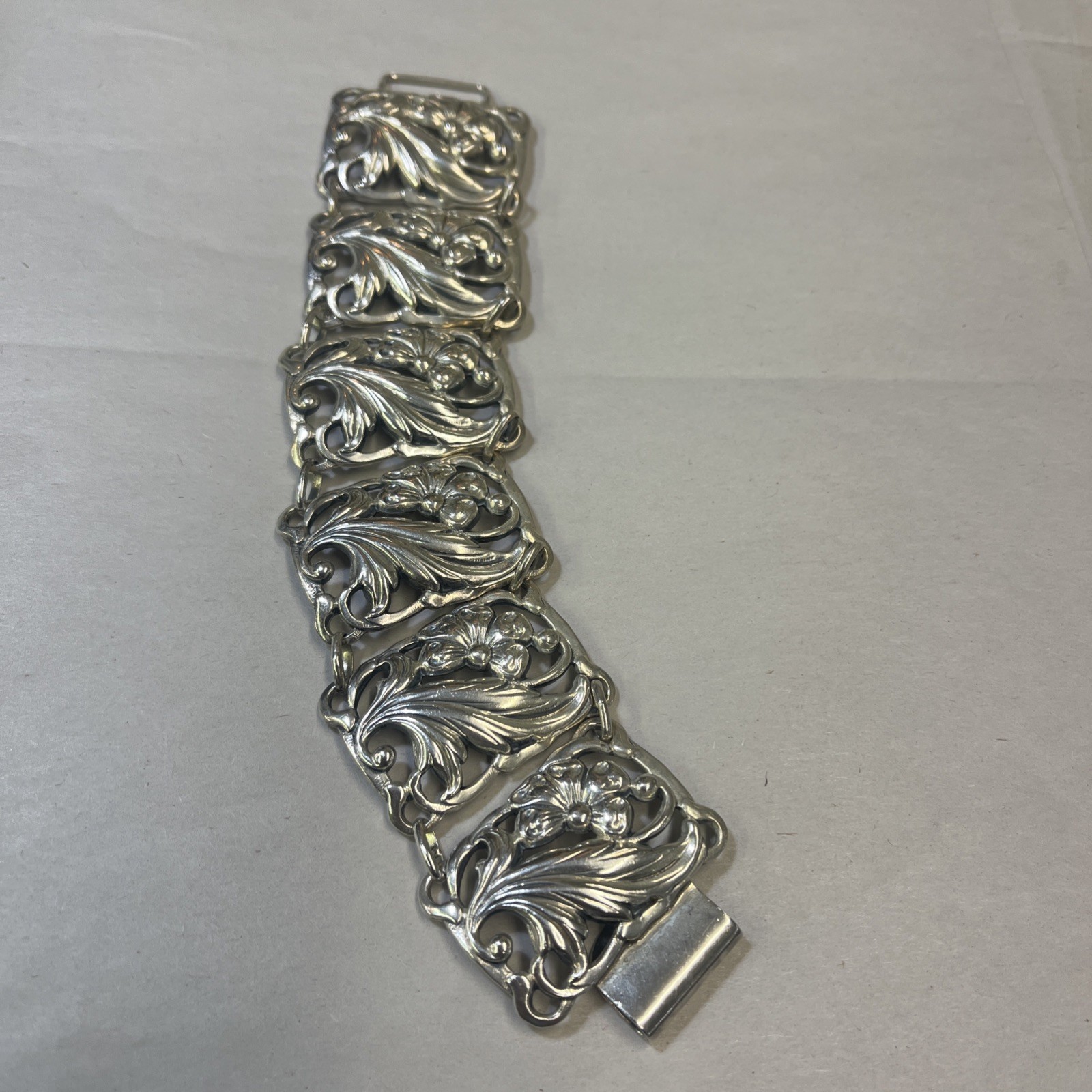 Vtg DANECRAFT Bracelet 925 Sterling 6 Panel Cut Out Floral Repousse 7.25 63.1 Gr