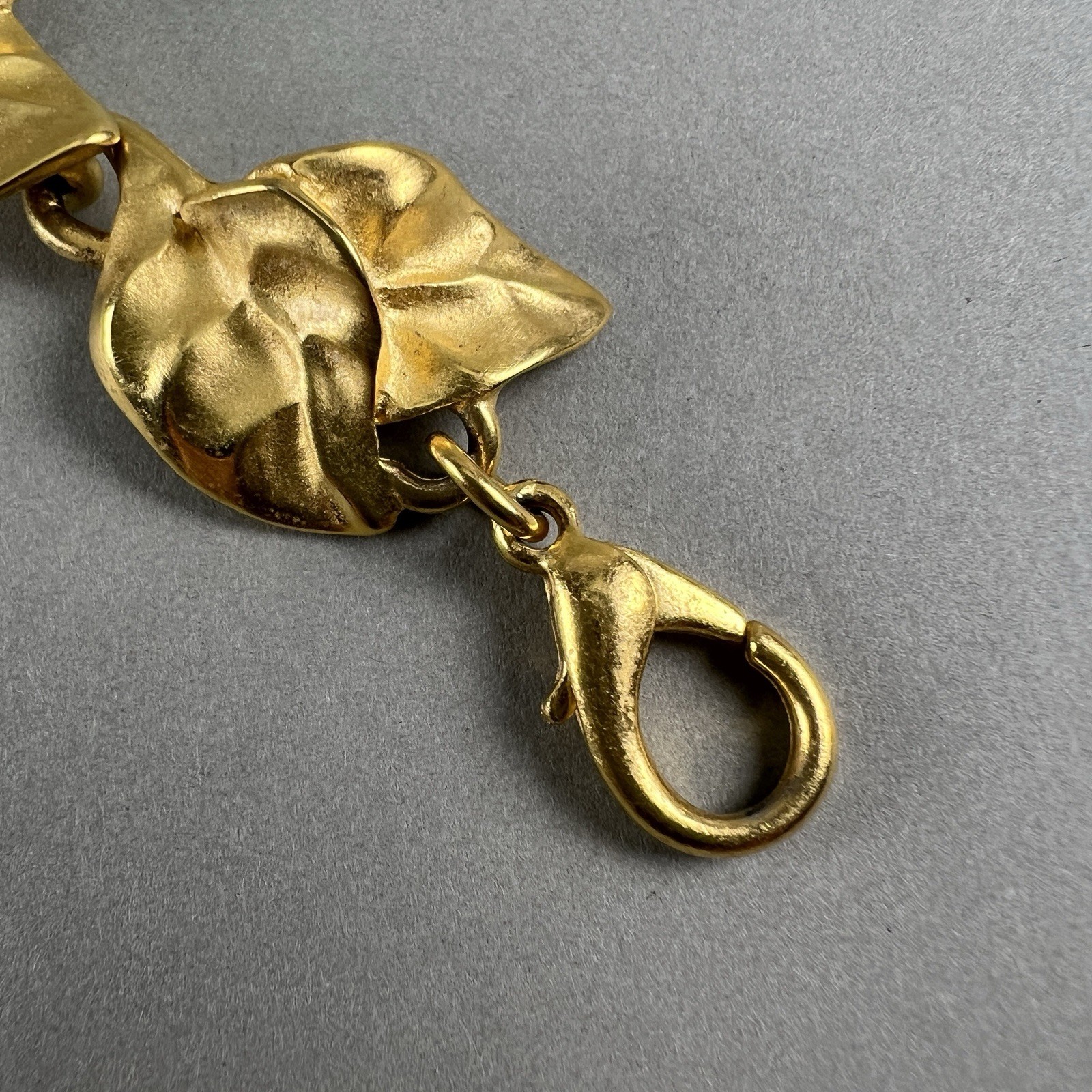 Vintage Givenchy Necklace Rose Leaves Gold Tone q3z