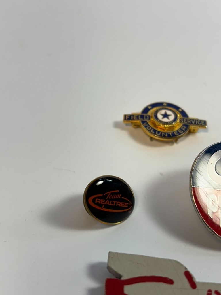 Vintage Chicago Cubs Pin and Other Novelty Retro Advertising