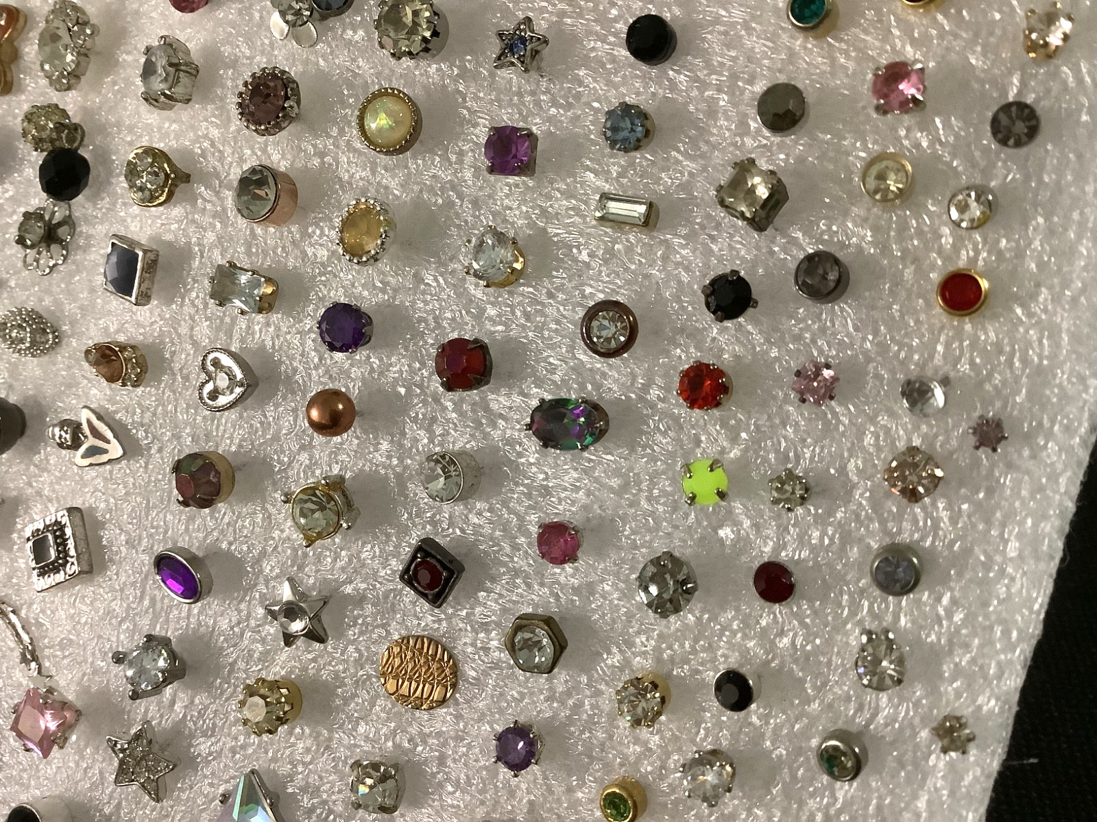 Huge lot of mixed vintage SINGLE stud earrings various unknown stones materials
