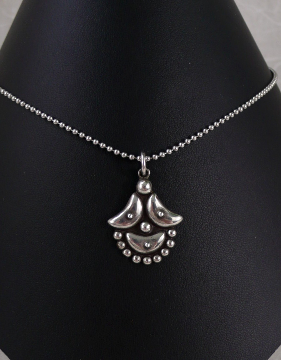 VINTAGE STERLING SILVER PUFFY CRESCENT MOON PEBBLED PENDANT NECKLACE ITALY CHAIN
