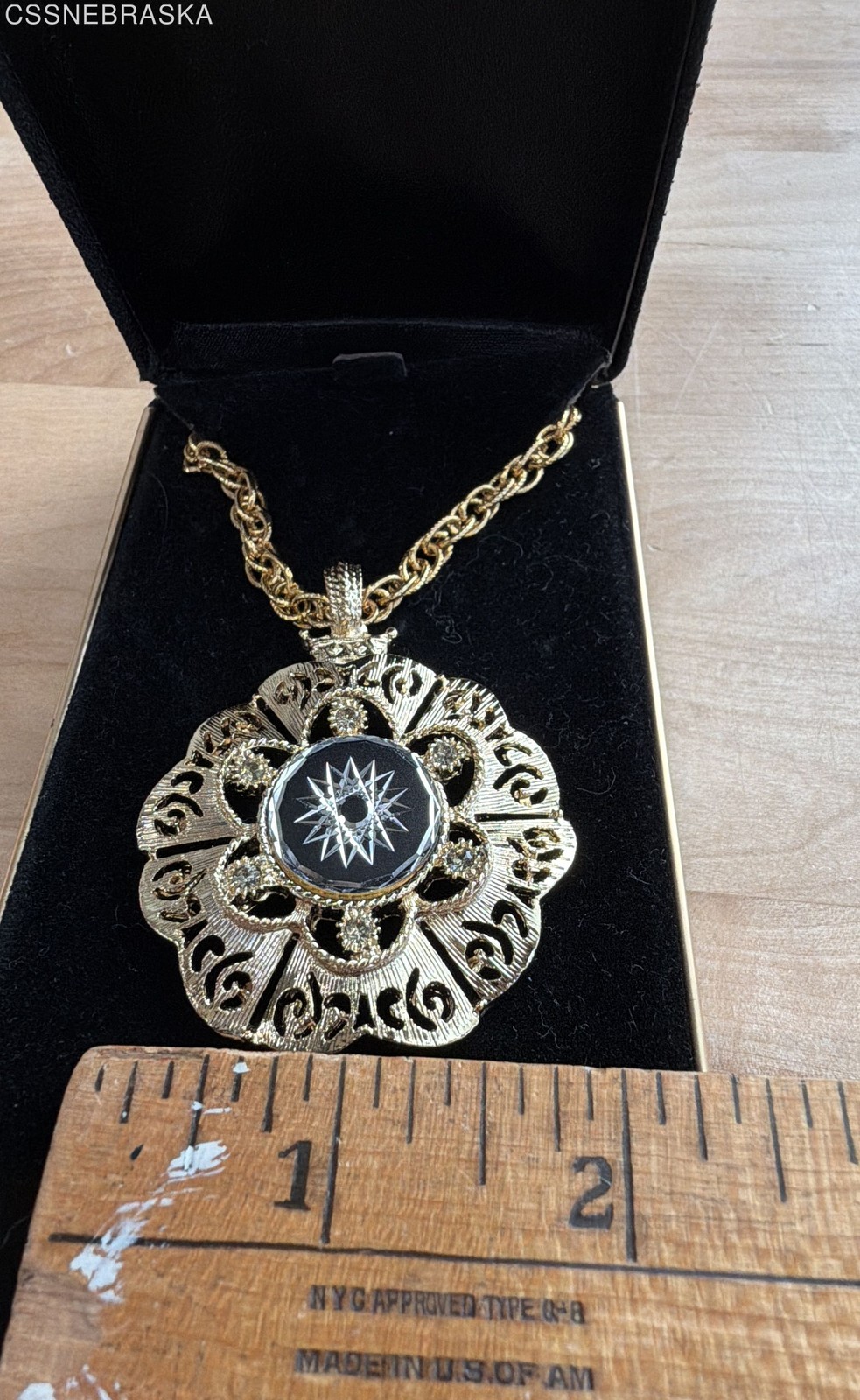 Vintage HMS Madeira Creations Gold Tone Filigree Star Intaglio Pendant Necklace