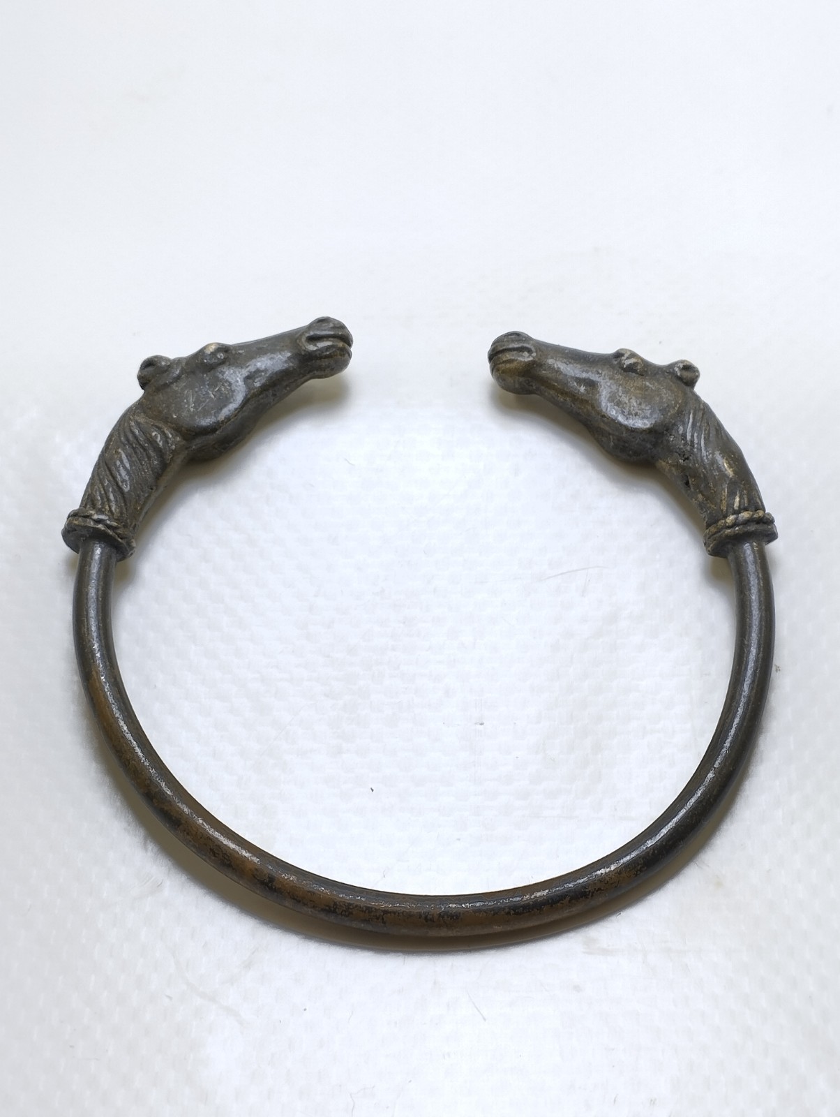 A GENUINE RARE ANCIENT VIKING BRACELET BRONZE COLOR HORSE ARTIFACT ANTIQUE