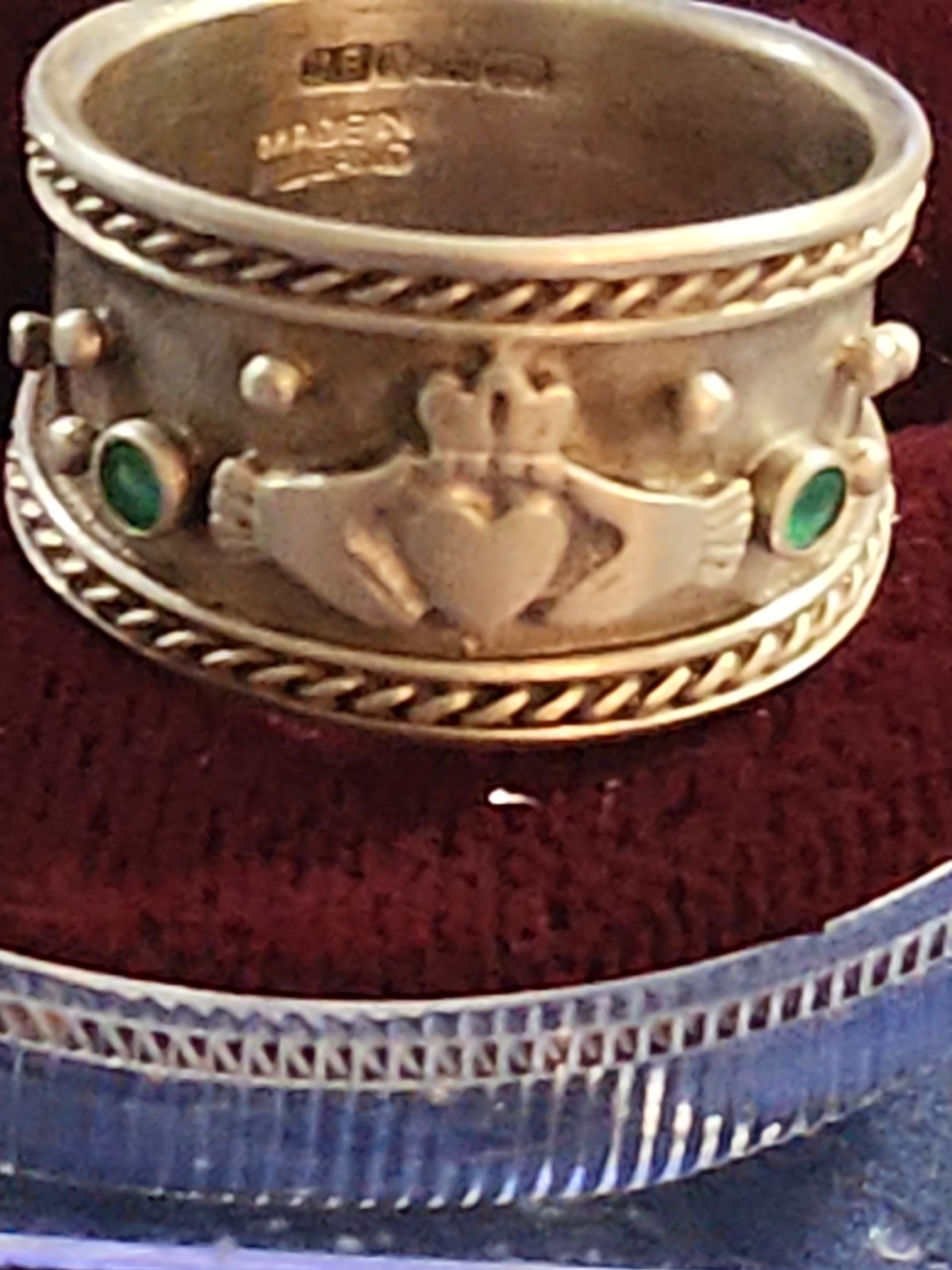 Vtg Celtic Irish Claddagh Emerald Cigar Ring Size 7.5 Made In IRELAND Signed