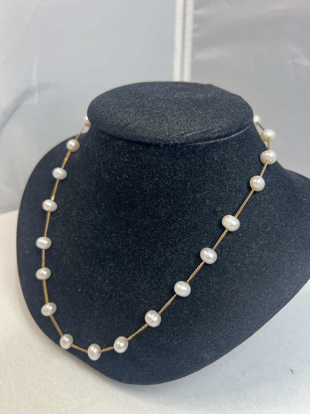 Beautiful Signed 14KGE W. Lind White Pearl Stationed Necklace 18″