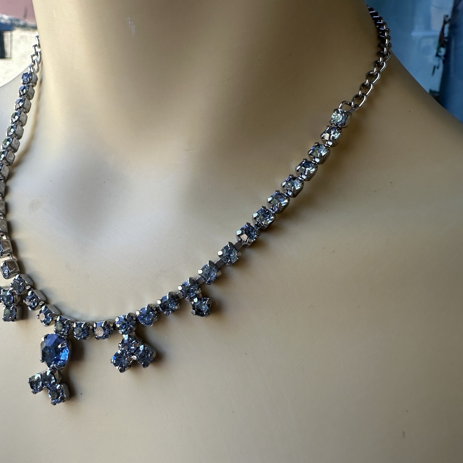 VTG 1950s Choker Necklace 16.5 Inch Light Blue Rhinestones Silver Sparkly Fancy