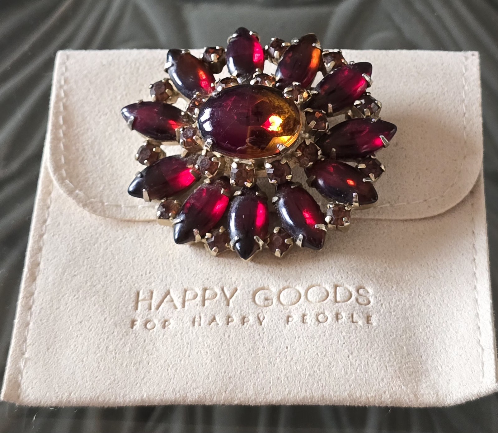 RUBY RED & AMBER RUNWAY BROOCH OVAL SMOOTH GLASS REDDISH/AMBER CABOCHON☆2.25″☆
