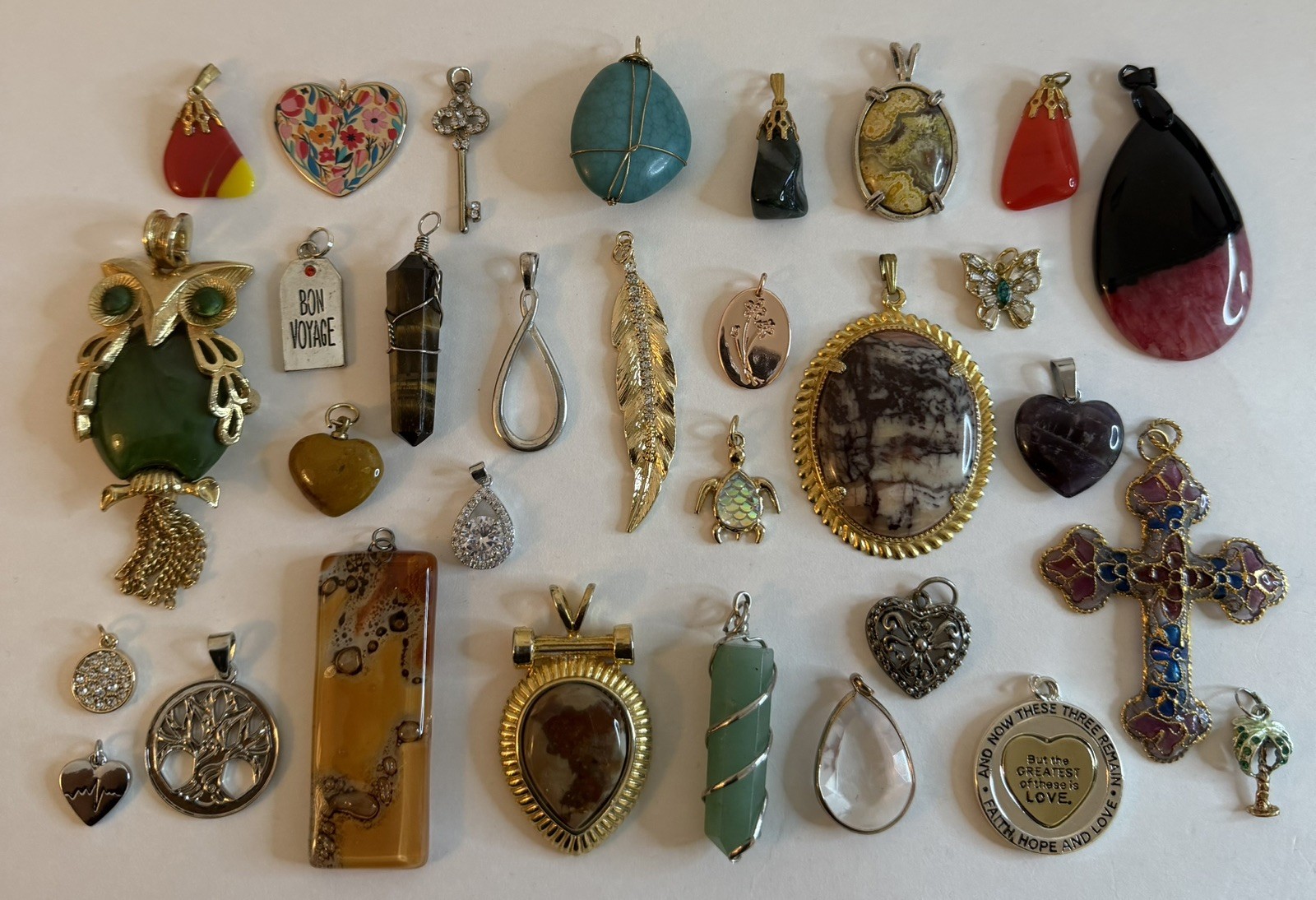 Lot Of 31 Necklace Pendants & Charms Multiple Styles & Sizes Pre-Owned