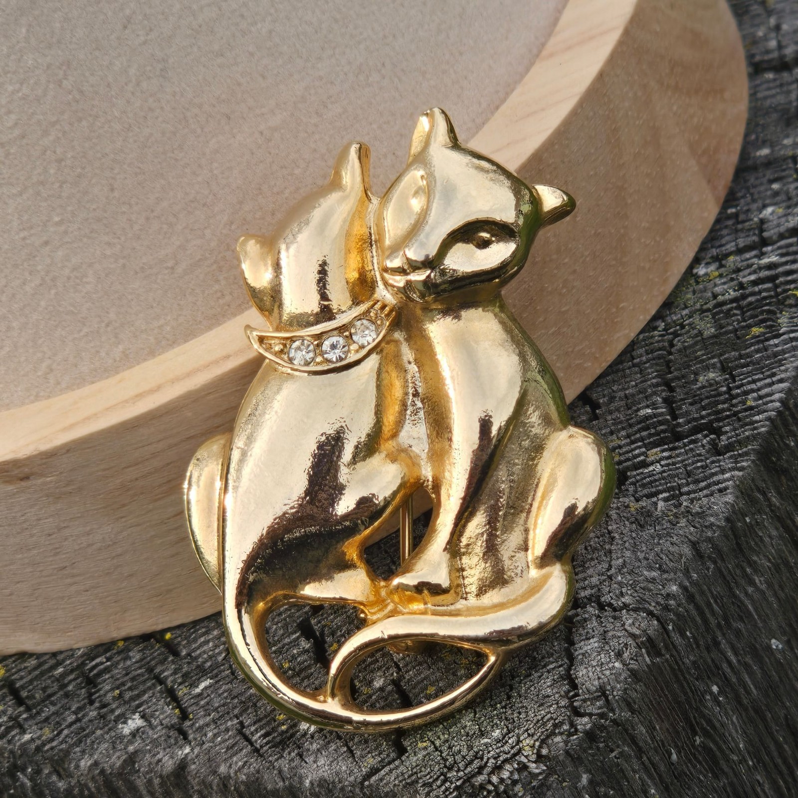 Vintage Cat couple Brooch Cuddling Kittens Lion Rhinestone collar Kitty Jewelry