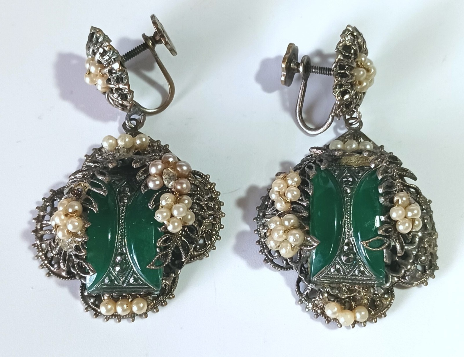 Vtg (Antique?) Screwback Filigree Dangle Earrings: Faux Pearls, Marcasite, Jade?
