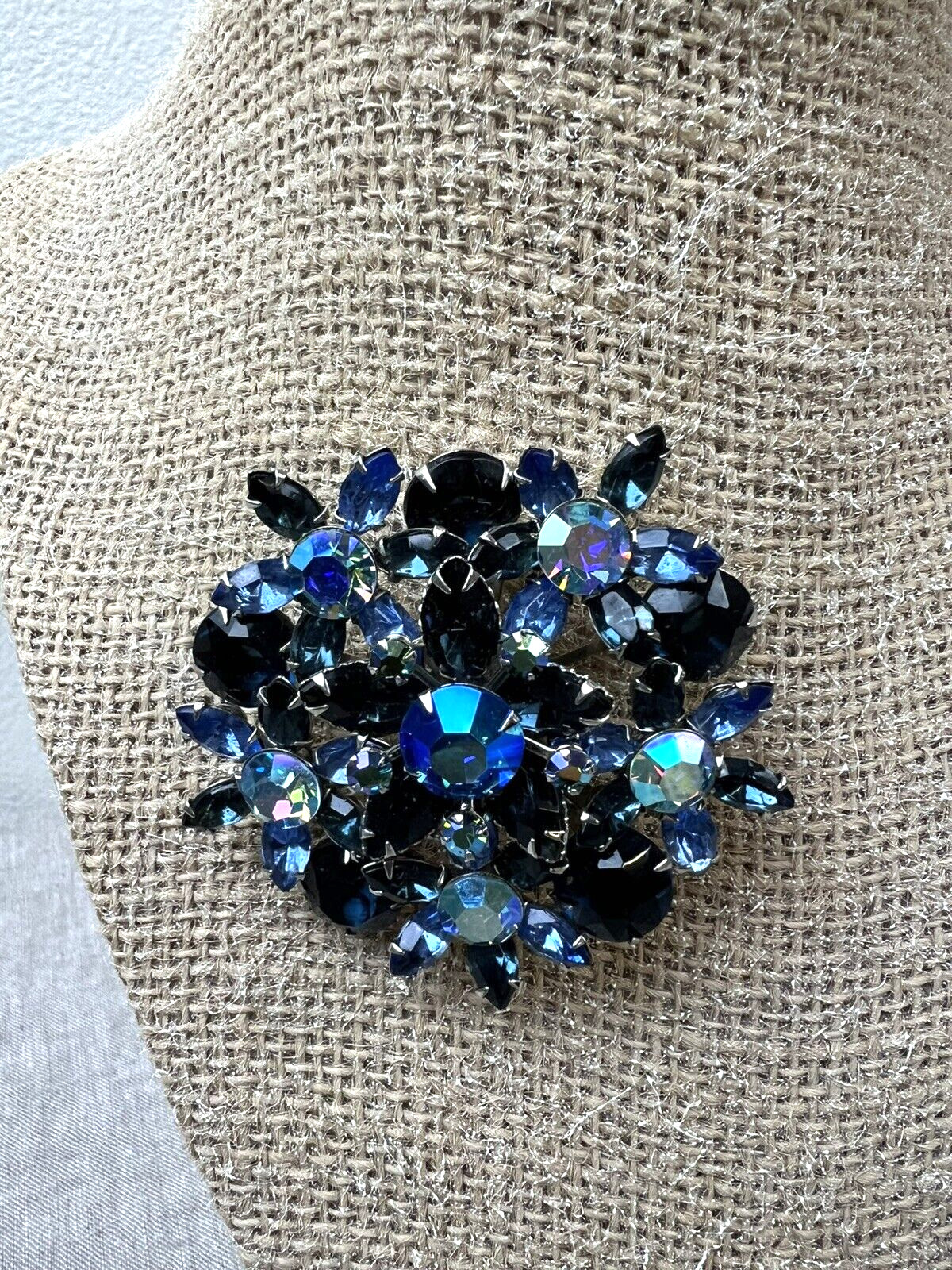 Vtg Blue Rhinestone Brooch Round Flower Sparkle Unsigned Costume Fancy