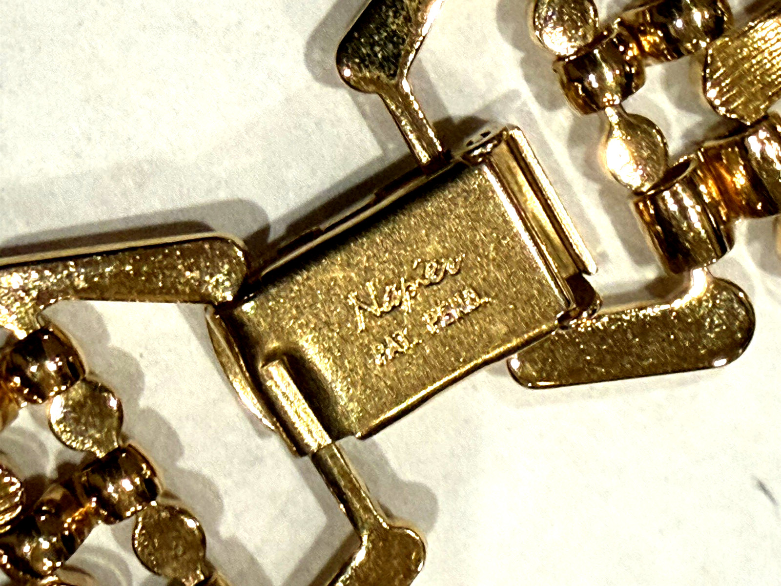 NAPIER PANTHER WATCHBAND COLLAR FLAT GOLD 16″ CHUNKY .75″ WIDE 1980S Necklace EU