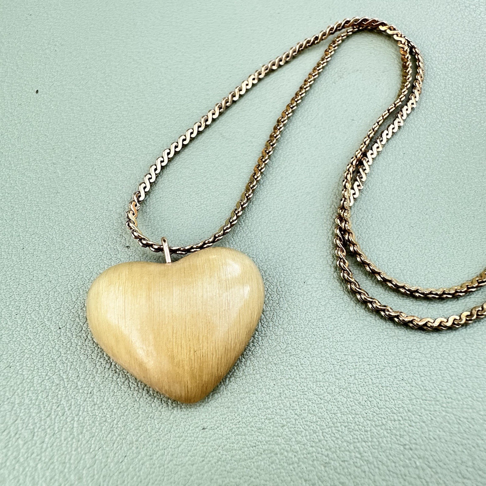 Puffy Heart Necklace Vintage Lucite Resin Horn Signed 1984 Gold Monet Chain 16”