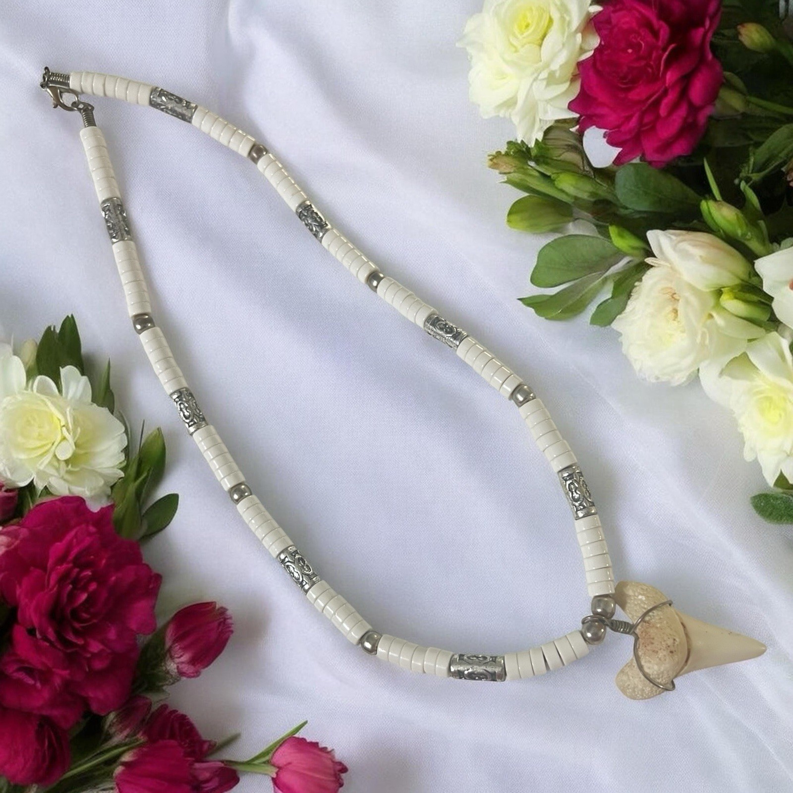 VTG Shell, Bead And Shark Tooth Beach Sand Sea Vacation Unisex Gift 20” Necklace