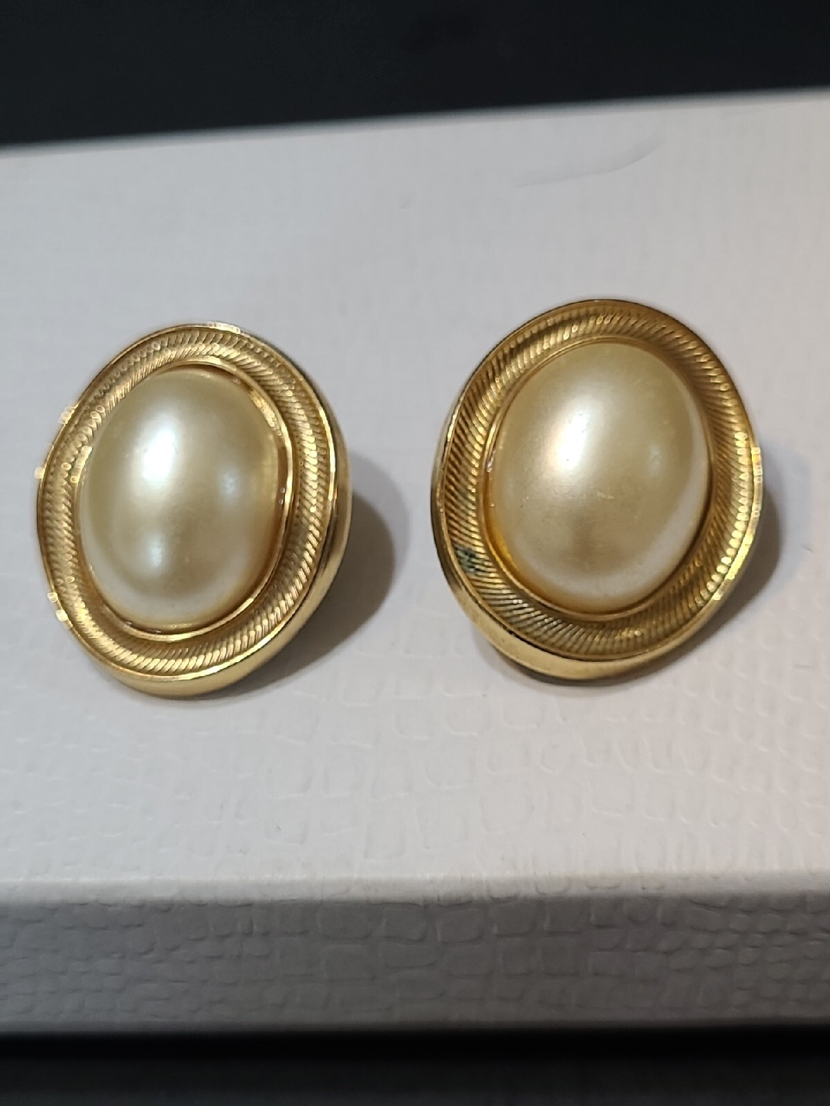 Vintage Avon N.A. Goldtone And Faux Pearl Earrings.