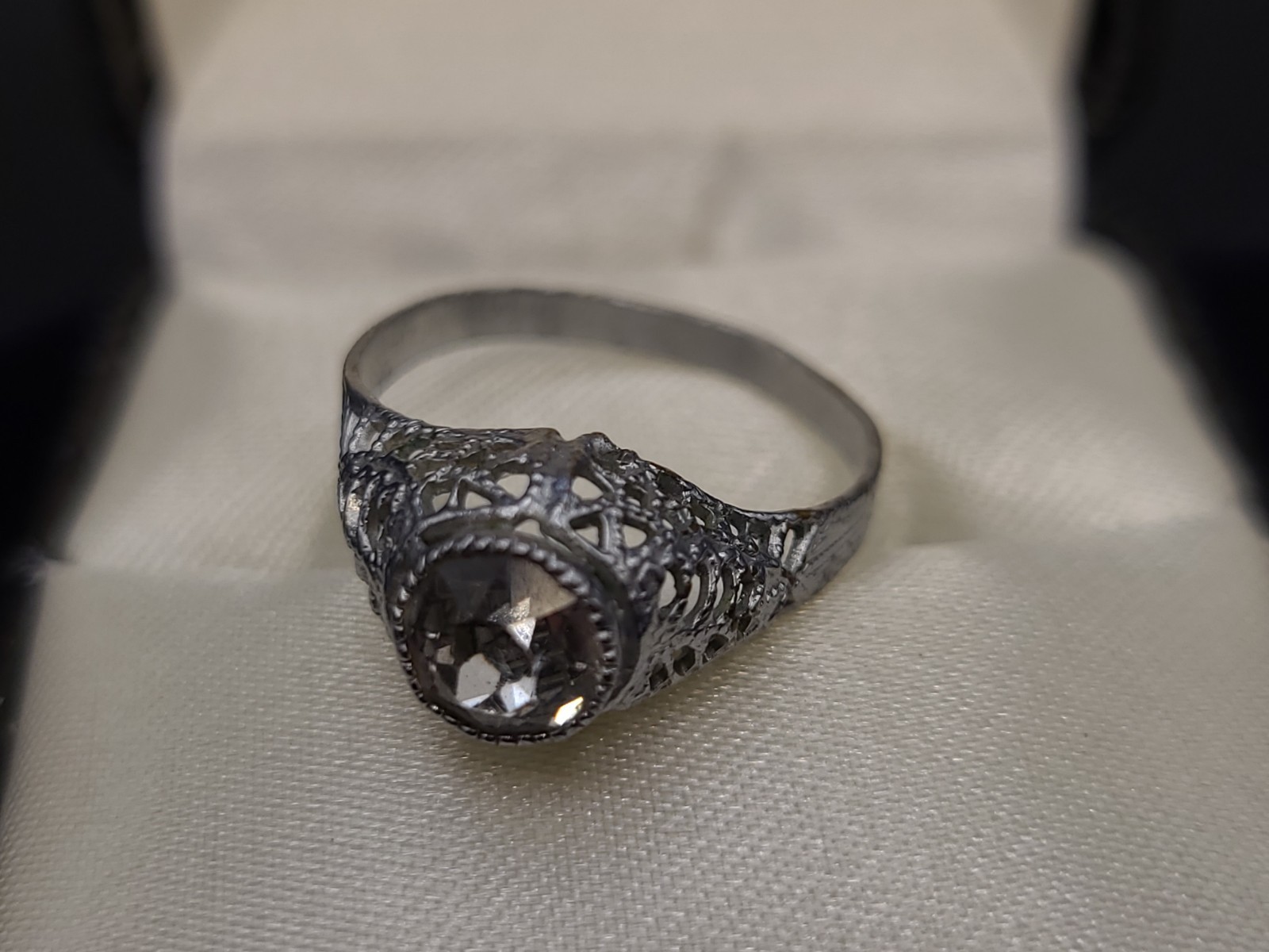 Antique / Vintage Art Deco Filigree Ring Clear Glass Stone Size 6.5 Silver Tone