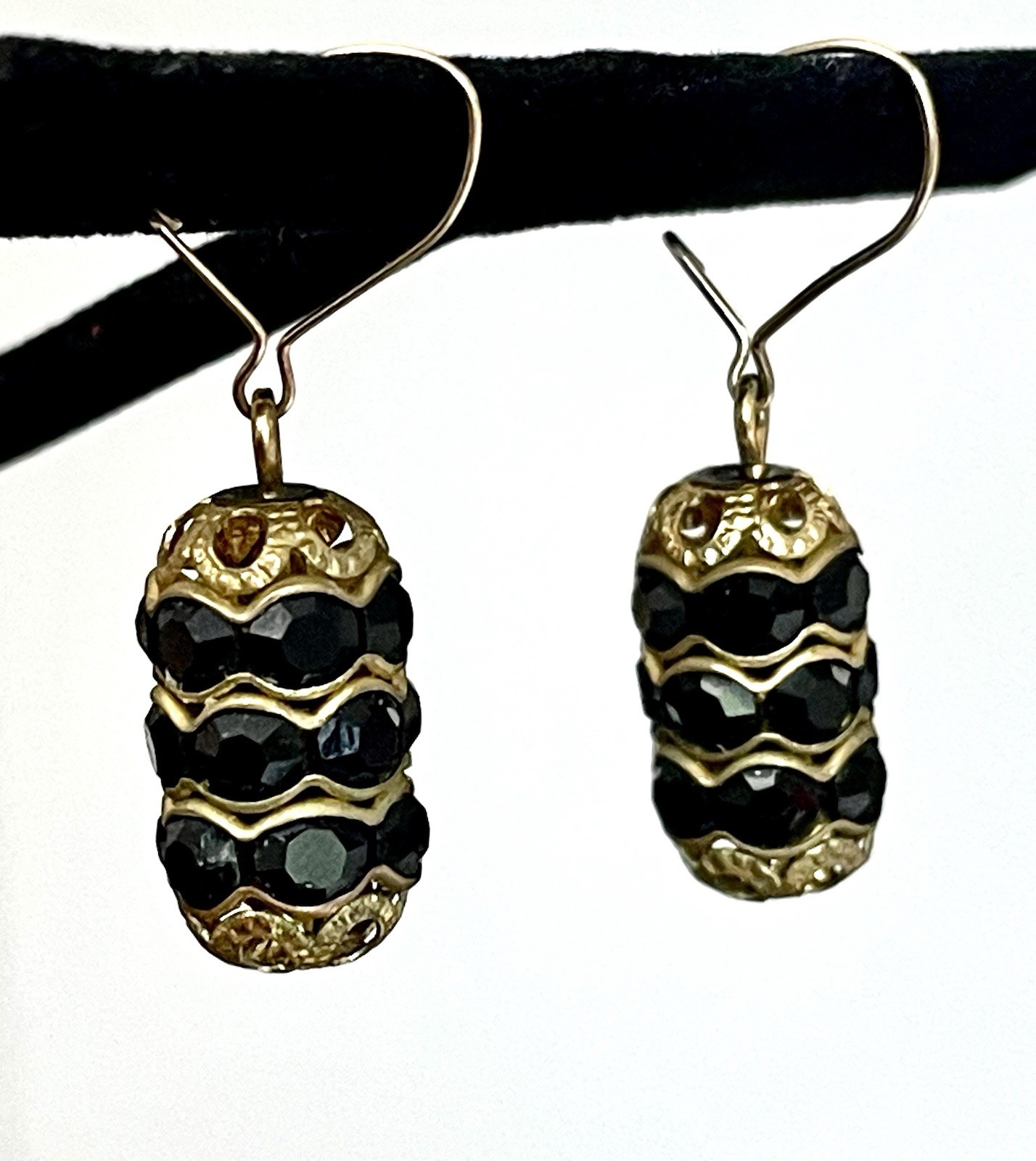 Vintage Black Glass Rhinestone Gold Tone Dangle Earrings Gothic Quiet Luxury EUC