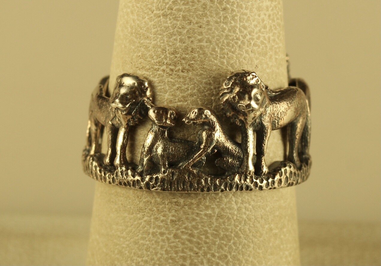 Vtg Sterling Signed 925 Detailed Pride of Lions and Cubs Animals Ring Band 7 1/2