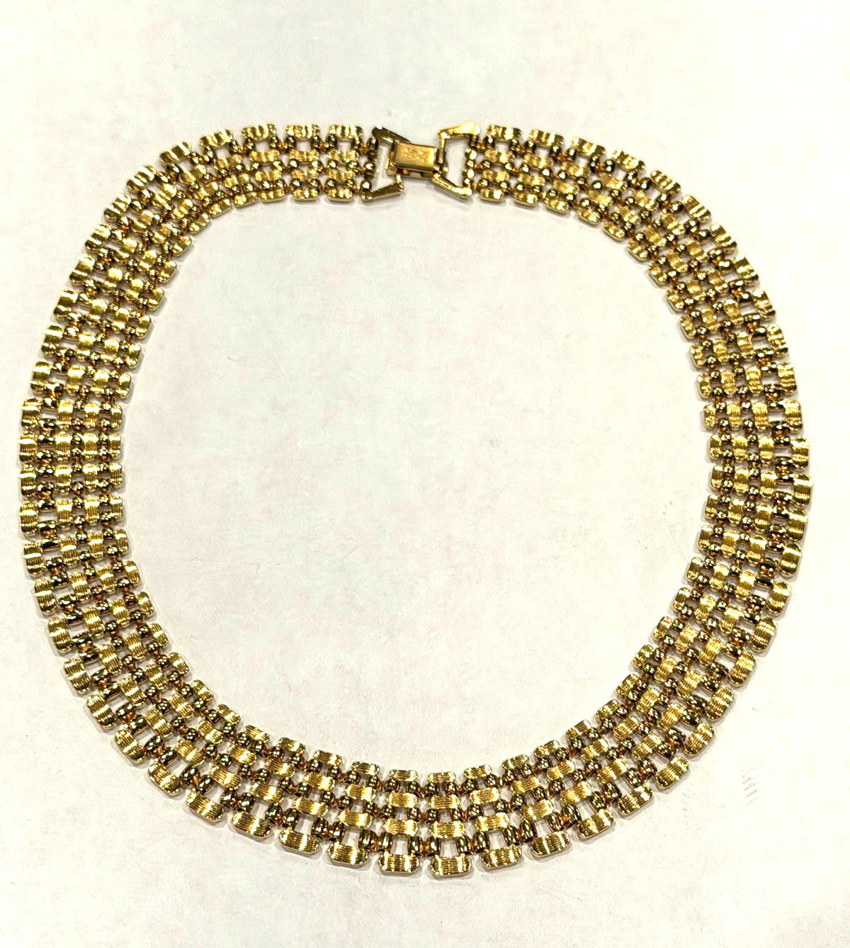 NAPIER PANTHER WATCHBAND COLLAR FLAT GOLD 16″ CHUNKY .75″ WIDE 1980S Necklace EU