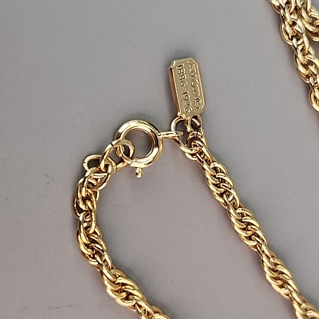 Vintage Avon Bicentennial Coin Necklace Lady Liberty 1976 Gold Tone 28″