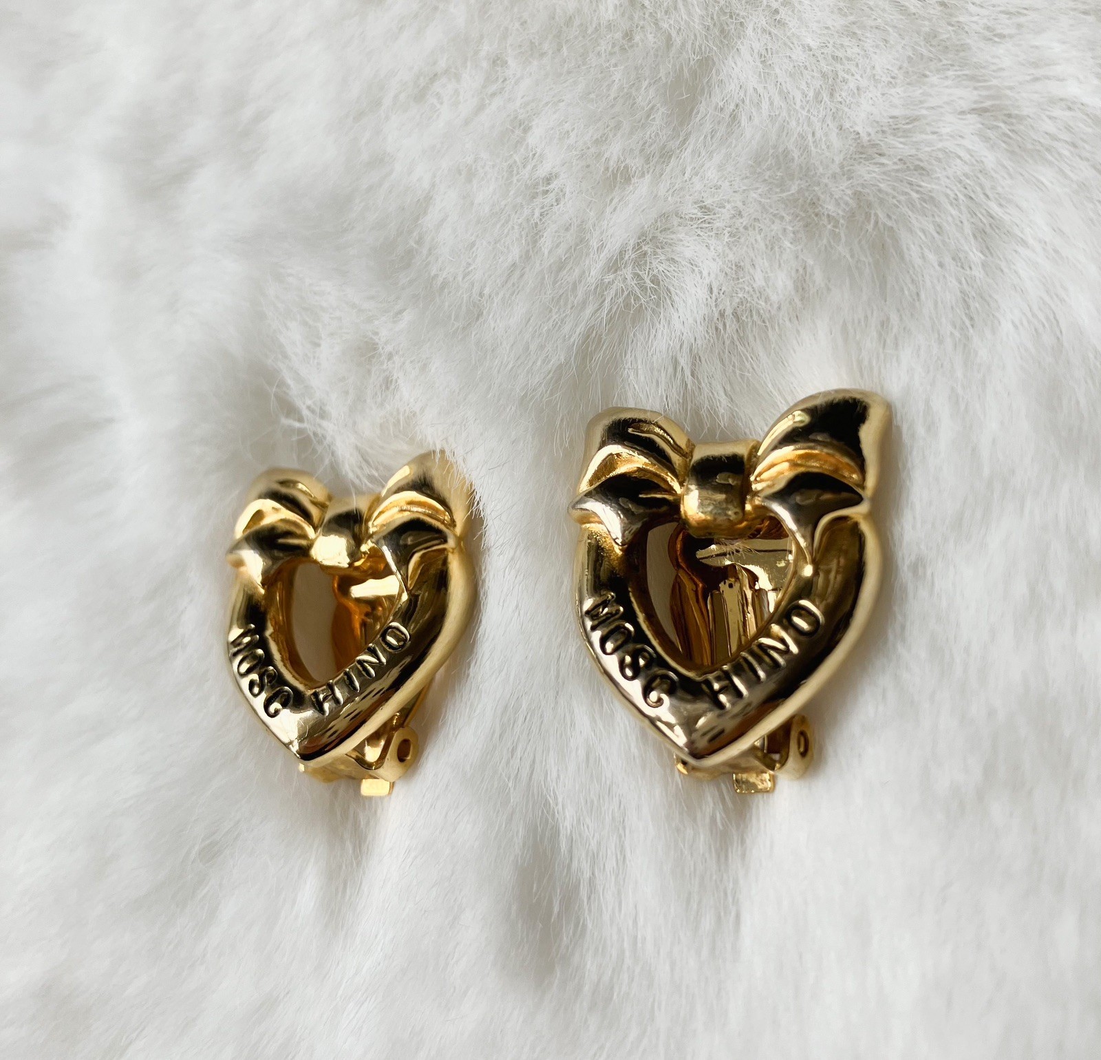 vintage Moschino Logo Heart Bow Clip On earrings Gold Tone Rare Japan exclusive