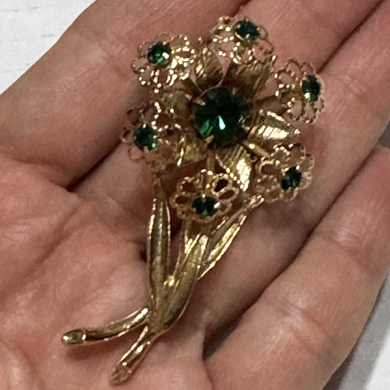 Vtg Green Rhinestone Brooch Pin Gold Tone Open Work Metal Floral Flower Grandma
