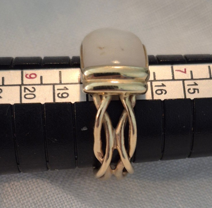 Vintage Custom Designed 14K Yellow Gold Natural Moonstone Ring Size 8 6.9 g.