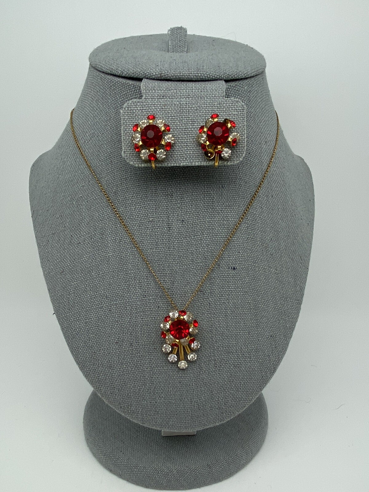 Vintage 16″ Red & Clear Rhinestone Necklace & Screw Back Earring Set Gold Tone