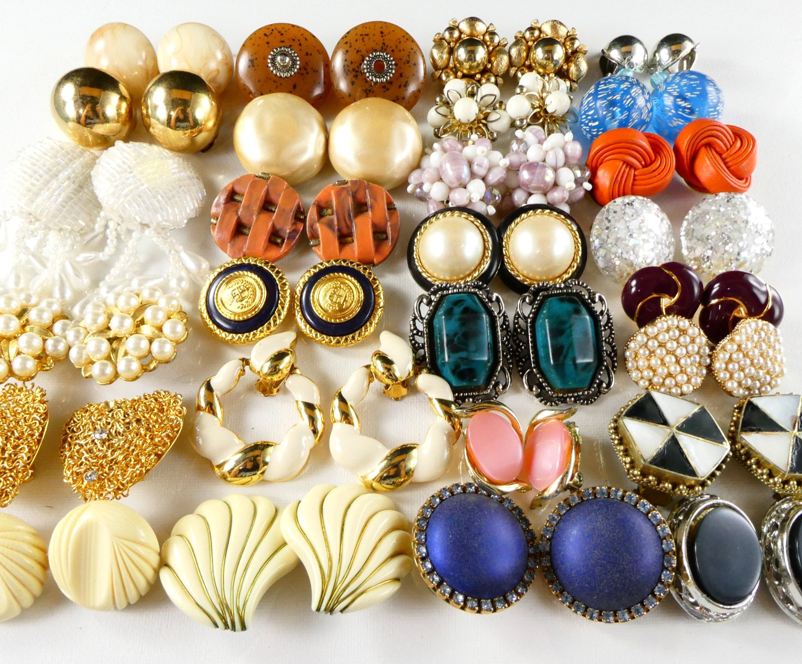 Vintage Clip On Earrings Jewelry Lot 26 Pairs Some Signed Napier Coro Carolee