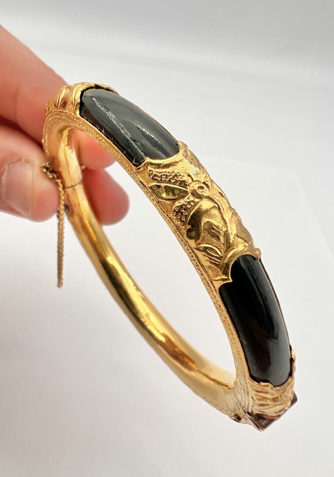 Antique Chinese 24K Yellow Gold Black Gem 8mm 6.5″ Hinged Bracelet Bangle 26.9g